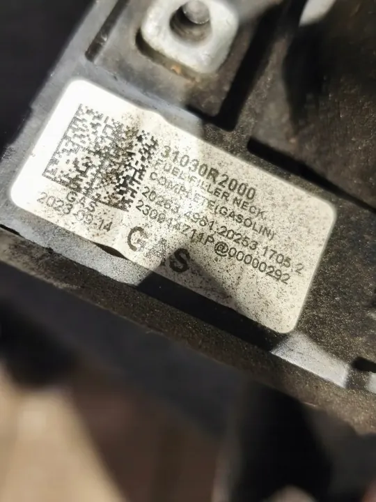 Tuyau de remplissage KIA SPORTAGE V OEM 31030-R2000 image 4