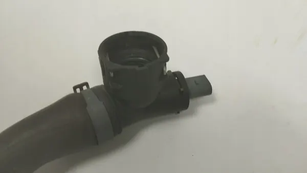 AUDI Q3 VW TIGUAN Vesiputki 5QF122051BE image 3