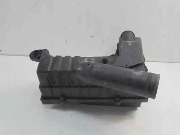 Audi A3 8P Ilmansuodattimen Kotelo 1K0129607S image 3