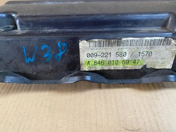 Gebrauchte Motorabdeckung OEM A6460106947 für Mercedes Vito image 4
