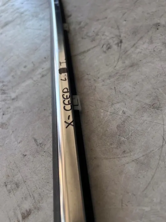 Chromstrip Linker Achterdeur OEM XCEED - Kia image 4