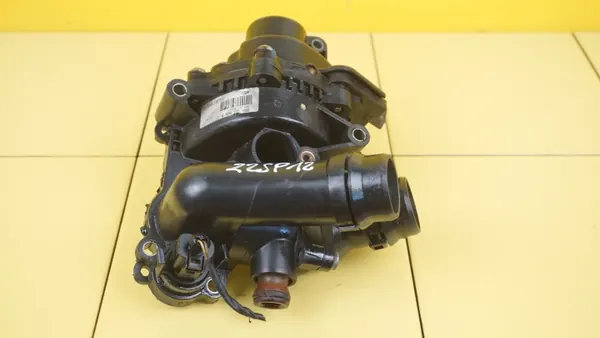 Pompe à eau OEM 06H121026N pour 1.8 TFSI 160CH image 3