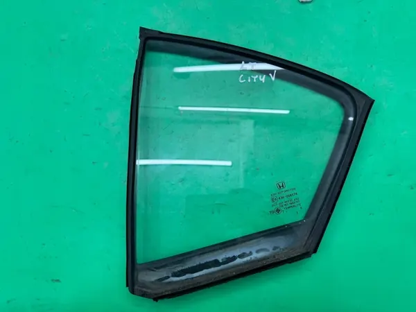Zijruit links achter driehoek Honda City V image 2