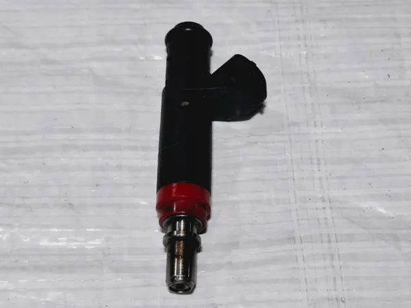 Inyector OEM 03D906031C para VW Polo IV 1.2 image 2