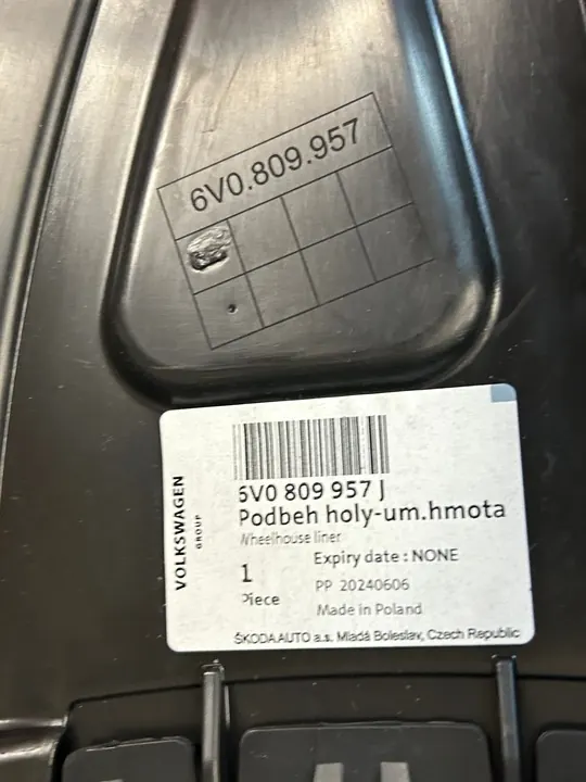 Skoda OE 6V0809957J image 2