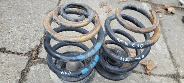 Par de molas traseiras BMW E30 M40 OEM 43de image 1