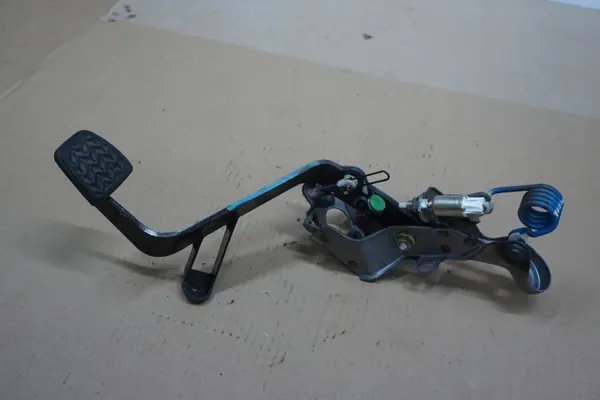 Pedal da embraiagem OEM RAV4 II 2.0 D4D 2000-2005 image 3