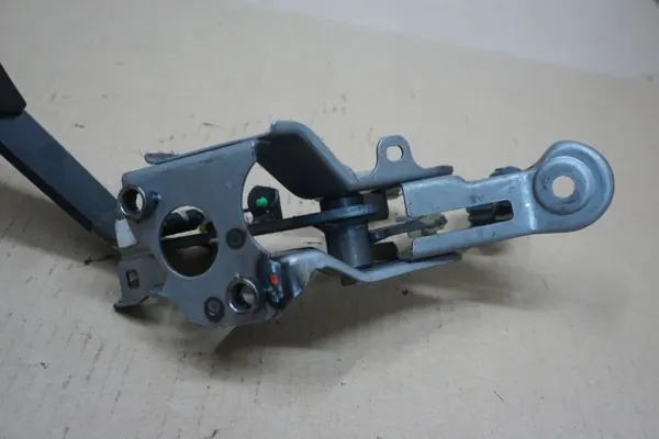 Pedal da embraiagem OEM RAV4 II 2.0 D4D 2000-2005 image 6