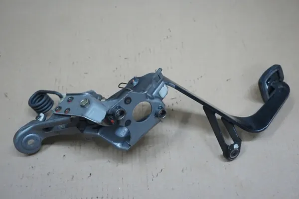 Pedal da embraiagem OEM RAV4 II 2.0 D4D 2000-2005 image 7