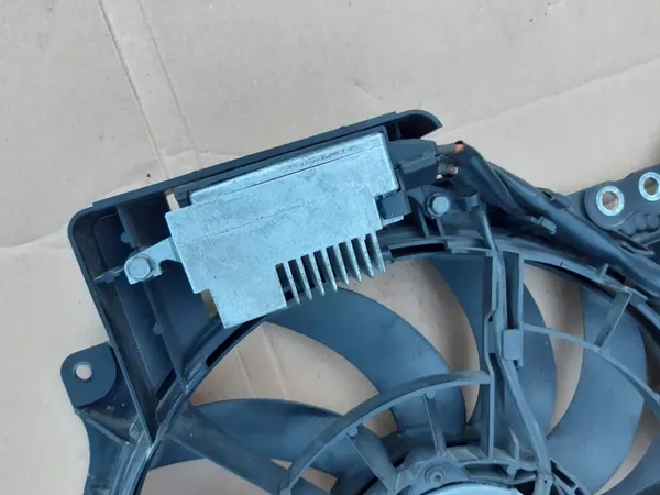 AUDI A6 C6 LIFT Kylarrubriksfläkt 4F0959501C image 2