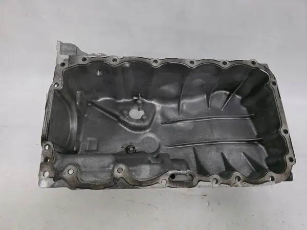 Cárter de óleo BMW OEM 8513658 para motor B47 image 2