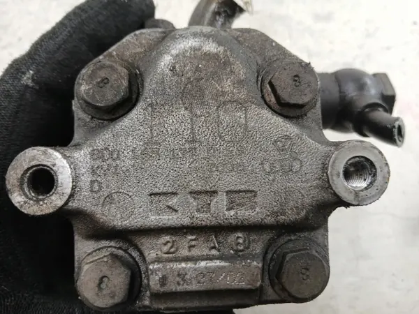 VW Passat B5 Servopumpe 8D0145177Q 110 Bar image 5