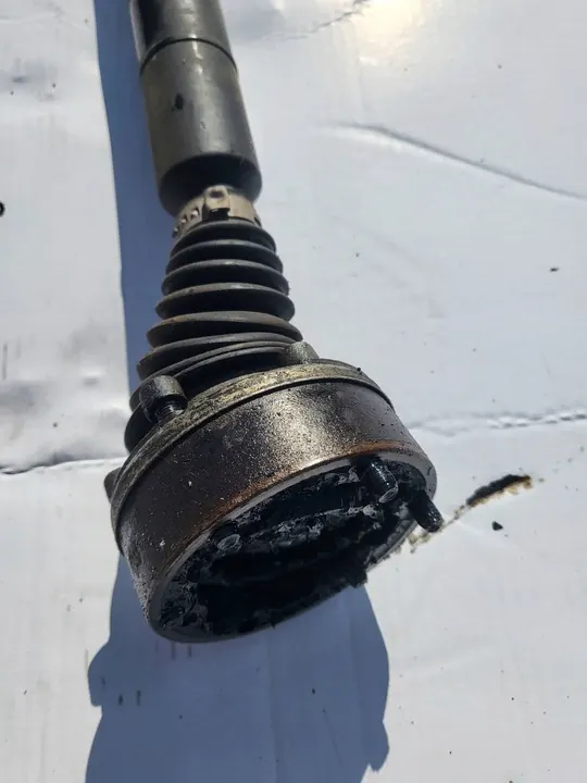 Volkswagen PASSAT B7 Vänster Främre Halvaxel image 2