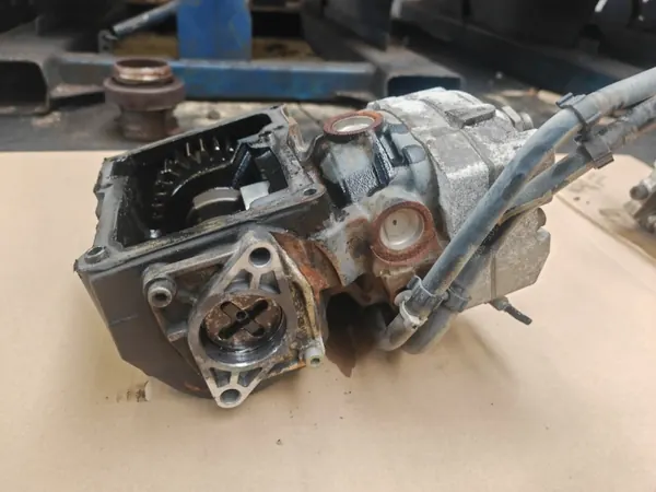 OEM 51541007352 Ilmakompressori MAN D2676:lle - Käytetty image 2
