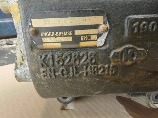 OEM 51541007352 Ilmakompressori MAN D2676:lle - Käytetty image 4