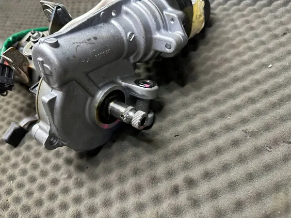 Sähköinen ohjaustehostinpumppu Toyota Yaris JJ301000740VAR image 3
