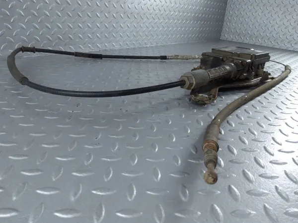 Módulo de freno de mano Cadillac XTS OEM 13501701 - Usado image 4