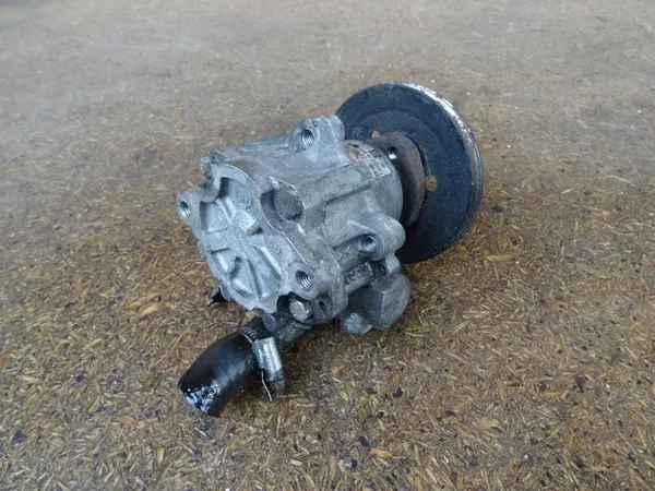 Bomba de direção VW GOLF III GTI 2.0 16V 357422155C image 3