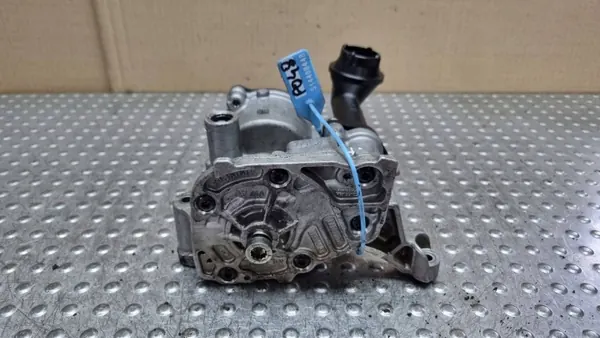 Pompe à huile d'occasion OEM 04L145208H pour VW 2.0TDI image 2