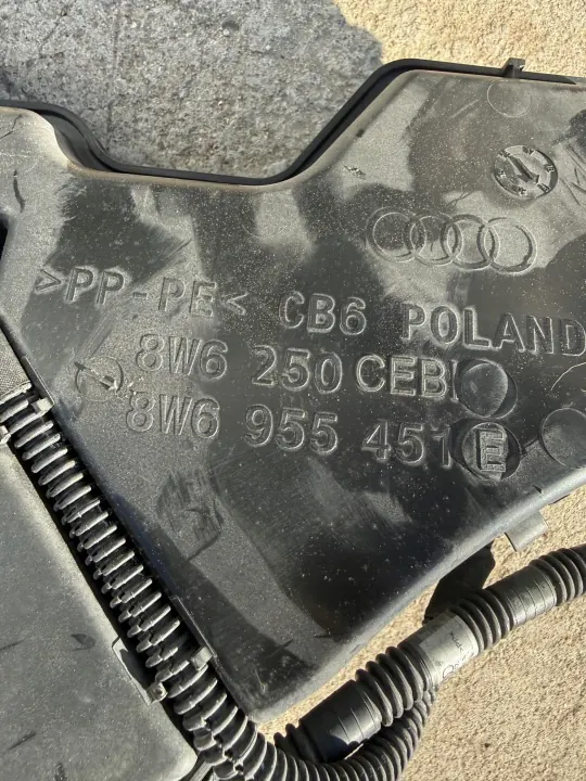Réservoir lave-glace Audi A5 8W OEM 8W6955451E image 3