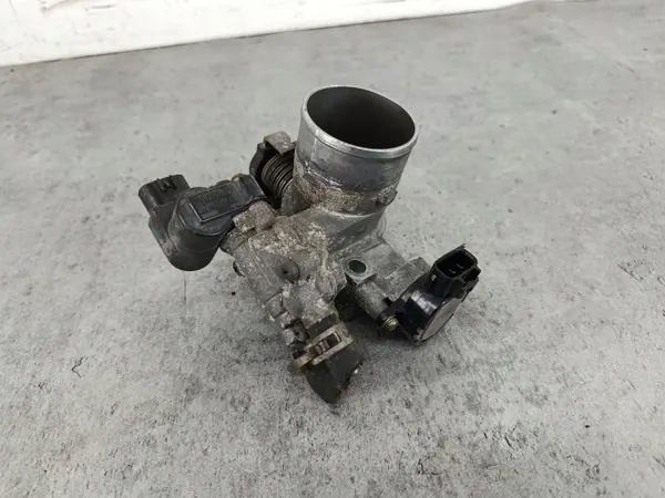 Gasklephuis OEM PRZEPUSTNICA TOYOTA YARIS I FL 1.3 16V image 2