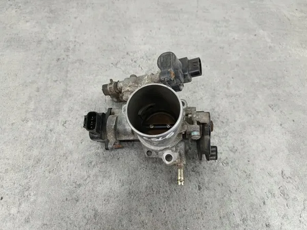 Gasklephuis OEM PRZEPUSTNICA TOYOTA YARIS I FL 1.3 16V image 4