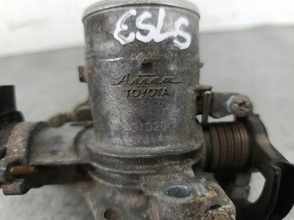 Gasklephuis OEM PRZEPUSTNICA TOYOTA YARIS I FL 1.3 16V image 5