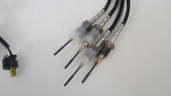 Sensor de temperatura de escape BMW OE 13628582662 image 2