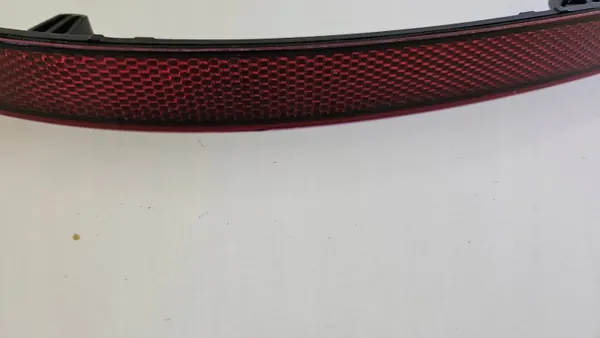 VW Golf 8 bakstötskåpsreflektor höger OEM 5H9945106 image 3