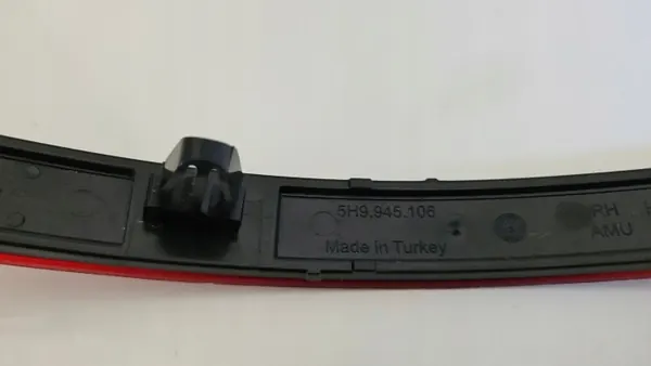 VW Golf 8 bakstötskåpsreflektor höger OEM 5H9945106 image 6