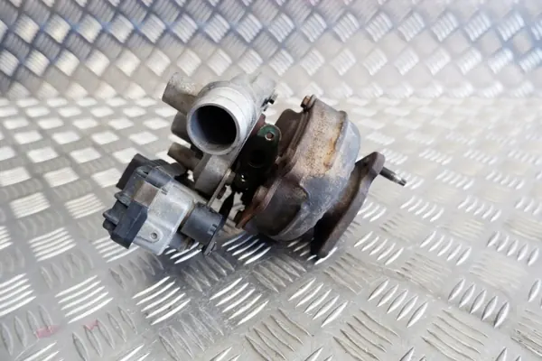 Turbocompresseur Jaguar XF 2.7D 152kW OEM 6R8Q6K682BD image 2