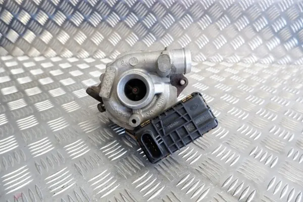 Turbocompresseur Jaguar XF 2.7D 152kW OEM 6R8Q6K682BD image 5