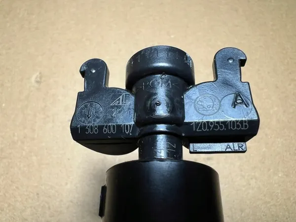 OEM 1Z0955979A Linker koplampensproeier Skoda Octavia II image 7