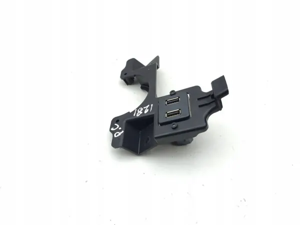 Tesla Model S USB-port OEM 100924500D - Begagnad image 3