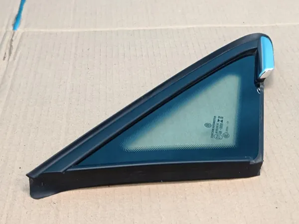 VW Golf 8 Variant Lift Oikea Etuoven Lasi OEM 5H0845412L image 3