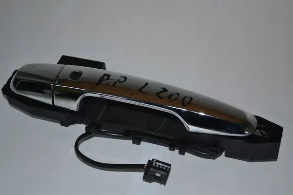 Mitsubishi Ovi Kahva KOS KEYLESS GO Oikea image 2