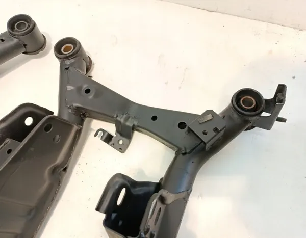 OEM 0123456 Hinterachsfederbein Nissan X-Trail T30 image 3