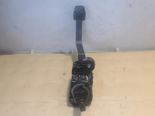 Kopplingspedal OEM 1K1721059 för Audi A3 8P 1.6B image 2