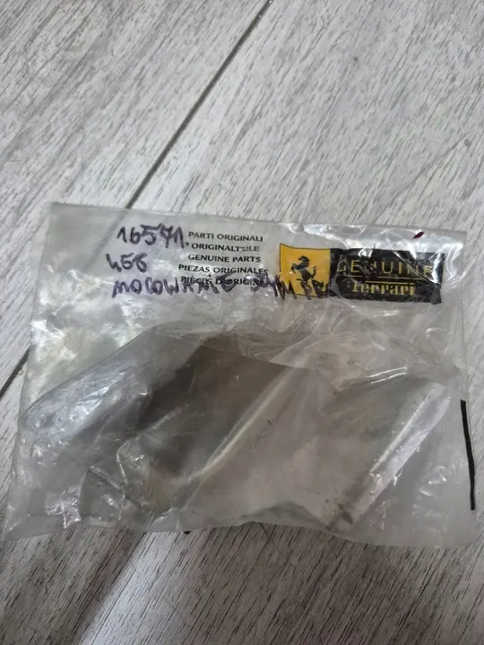 Ferrari 458 höger fönsterfäste OEM 270832 image 3