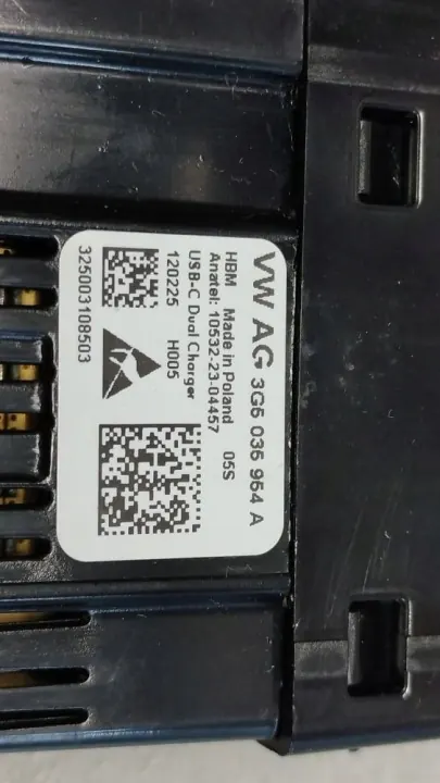 Puerto USB Cupra Formentor OEM 3G5035954A image 4