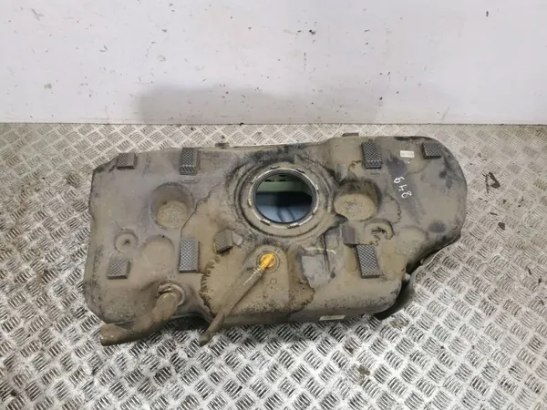 Tanque combustível Hyundai i30 2023 OEM 31100G4250 image 2