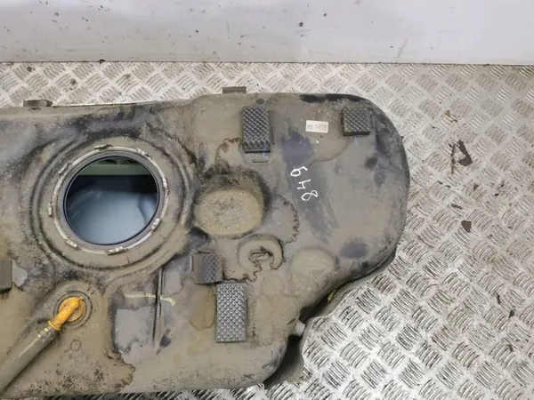 Tanque combustível Hyundai i30 2023 OEM 31100G4250 image 4