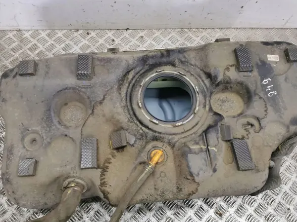 Tanque combustível Hyundai i30 2023 OEM 31100G4250 image 5