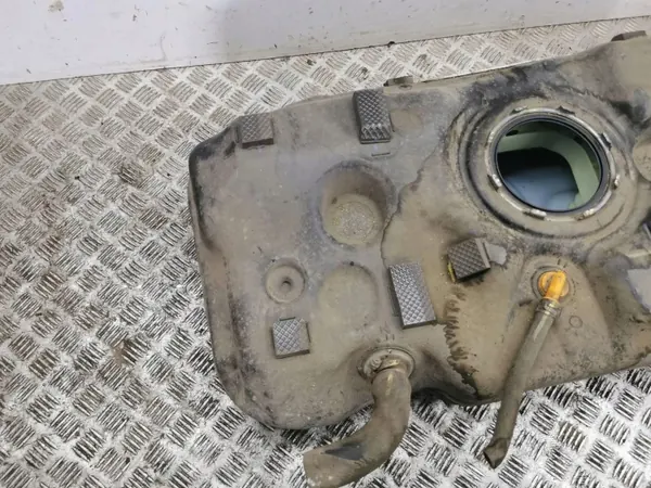 Tanque combustível Hyundai i30 2023 OEM 31100G4250 image 6