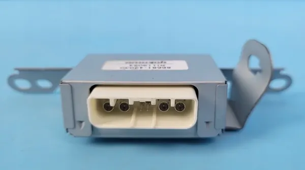 OEM 86681-42030 antennivahvistinmoduuli Toyotalle image 4