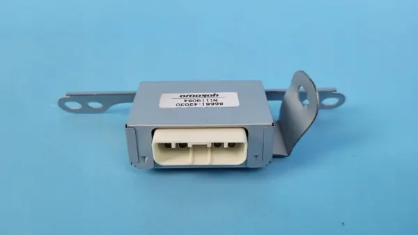 OEM 86681-42030 antennivahvistinmoduuli Toyotalle image 5
