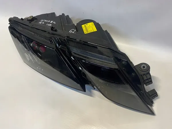 Farol Dianteiro Direito Skoda Octavia III Lift 16- OEM 5E1941016C image 9