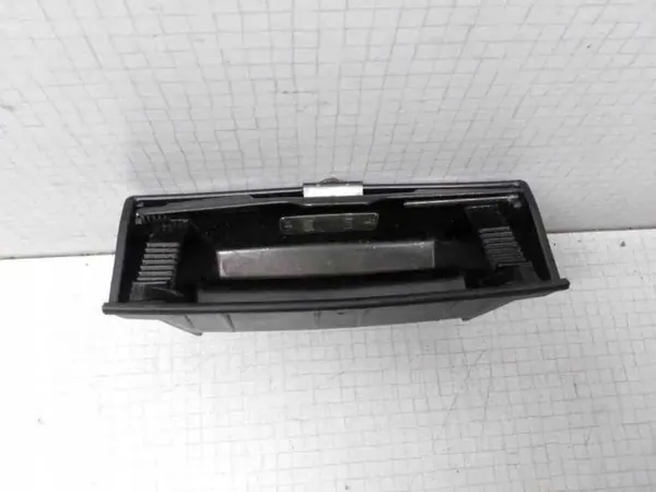 Cenicero OEM 7411102050 para Toyota Corolla Verso 2.0L image 2