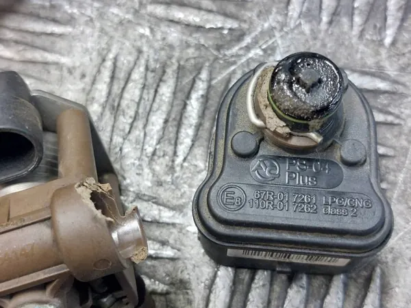 Kit LPG OEM 67R-014903 avec Stag QBOX Plus & PS-04 image 6