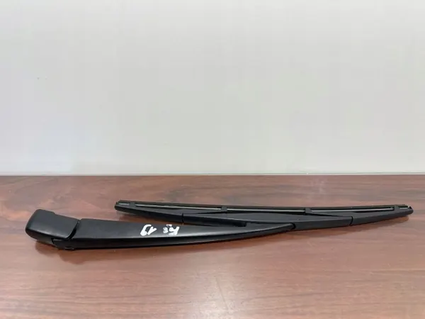 Subaru Forester takasiipe OEM FBZ23804 image 2